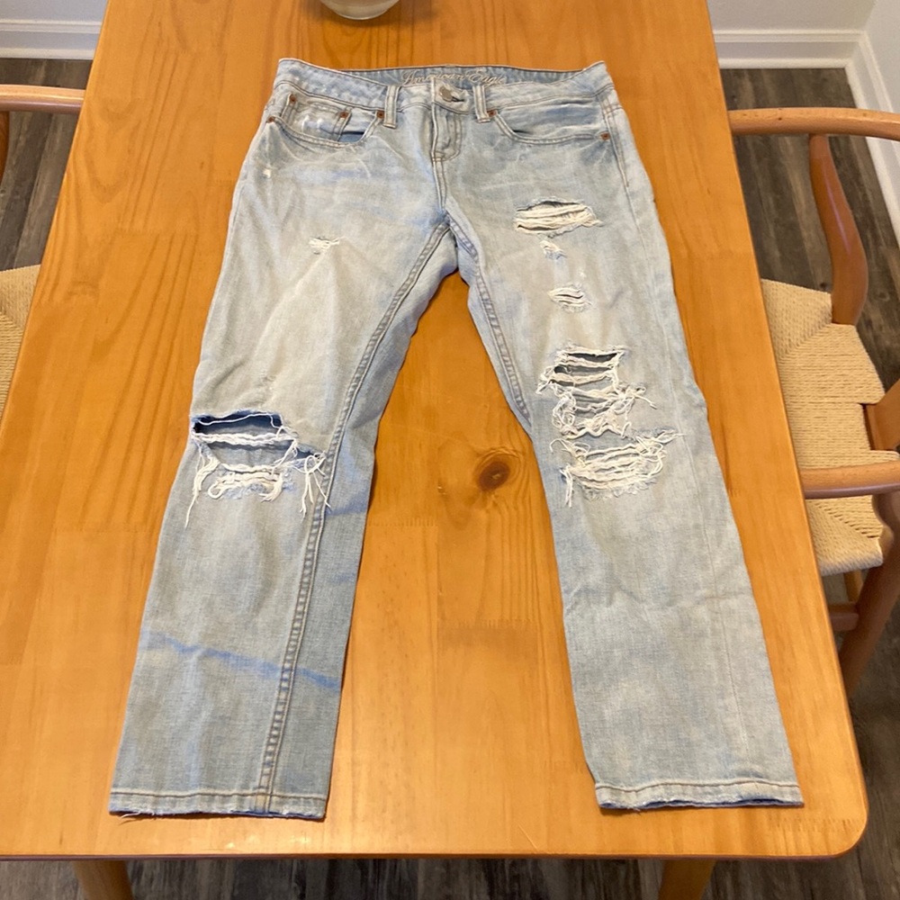 American Eagle cropped ripped jeans size 0
